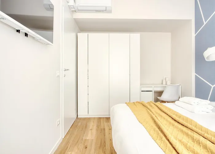 Hostmate - - Imperia's Prism - Romolo Iulm Daire